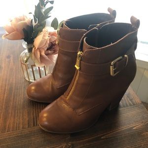 Report Onabel Brown Leather Bootie Size 9